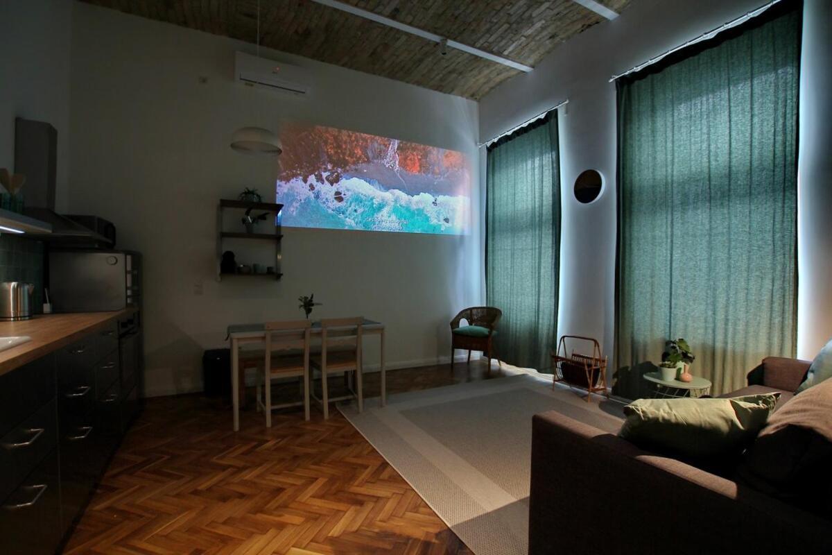 Modern W Free Parking, Projector,netflix